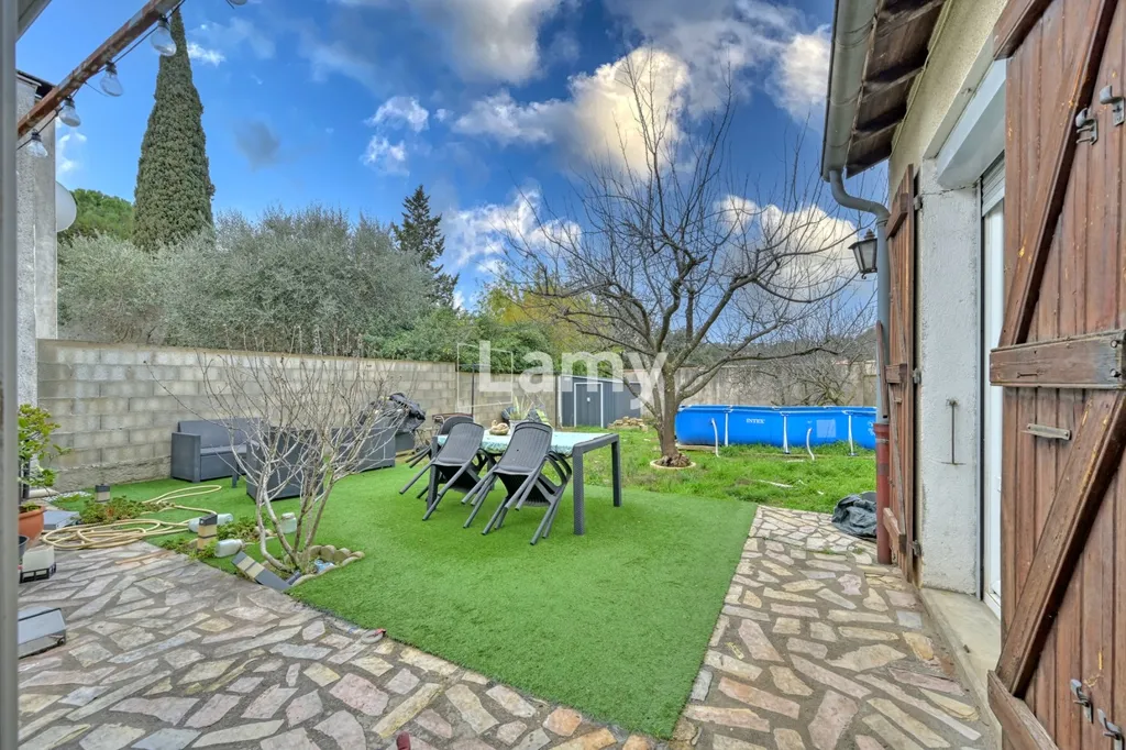 Jardin - Maison de Plain-Pied avec Terrasse à Nîmes