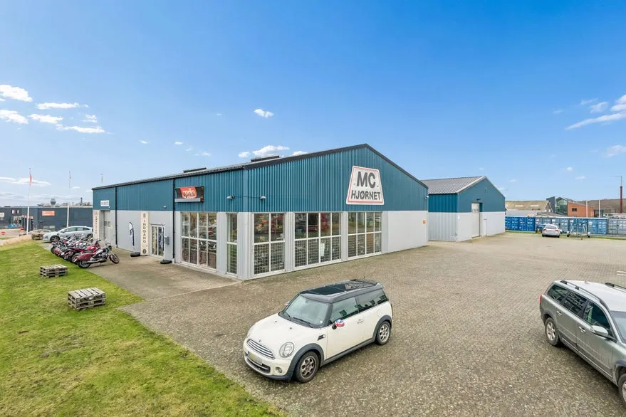 Extérieur - Commercial Property with Shop and Workshop in Hillerød
