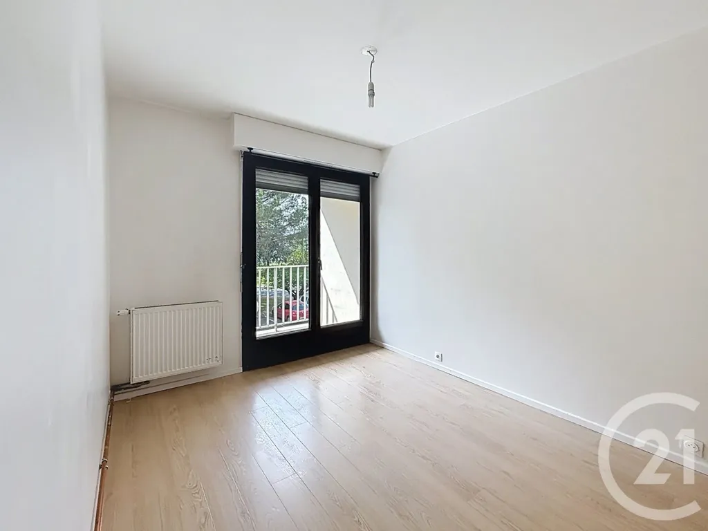 Rooms - 3-Piece Flat with Balcony in Gradignan