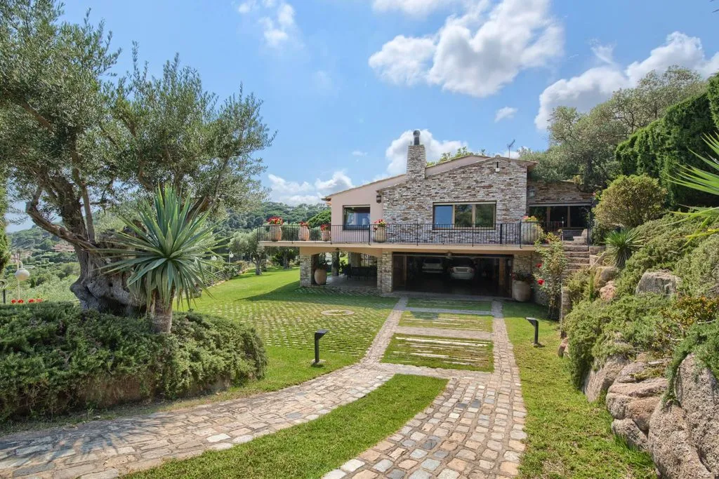 Exterior - Mediterranean House with Sea Views in Begur