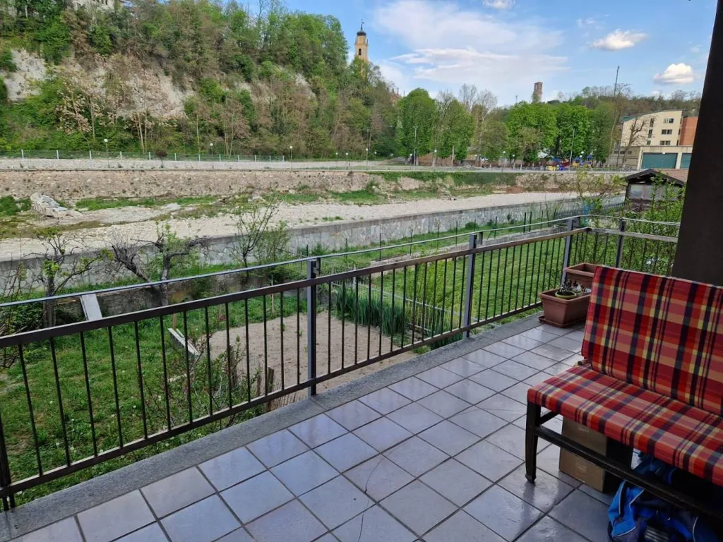 Rõdu - Renovated Bifamiliar Villa with Garden in Ceva