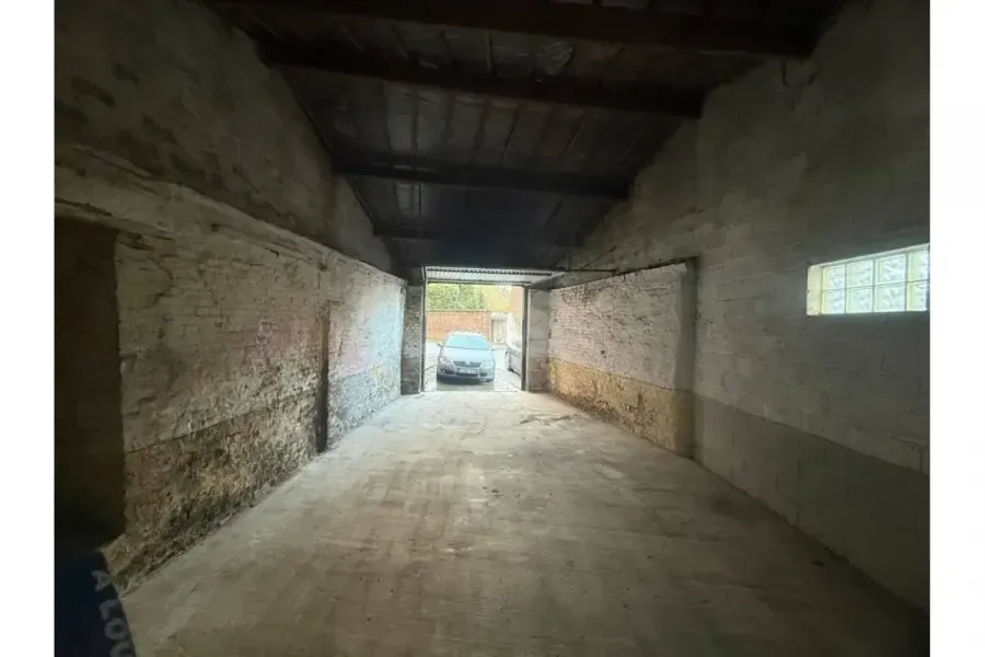 Garage - Grand Garage à Lodelinsart, Charleroi