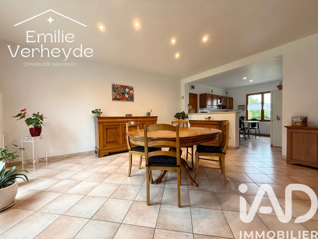 Salle à manger - Pavillon Semi-Plat avec Jardin au Cœur du Village