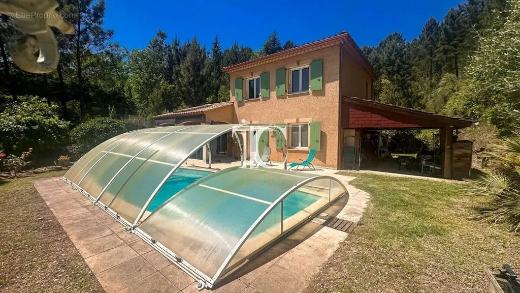Bassein - Modern Villa with Two Pools in Le Martinet