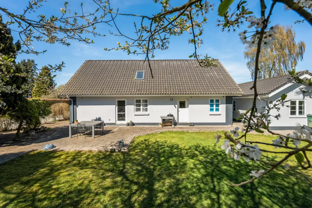 Aed - 4-toaline maja asukohas Vejen