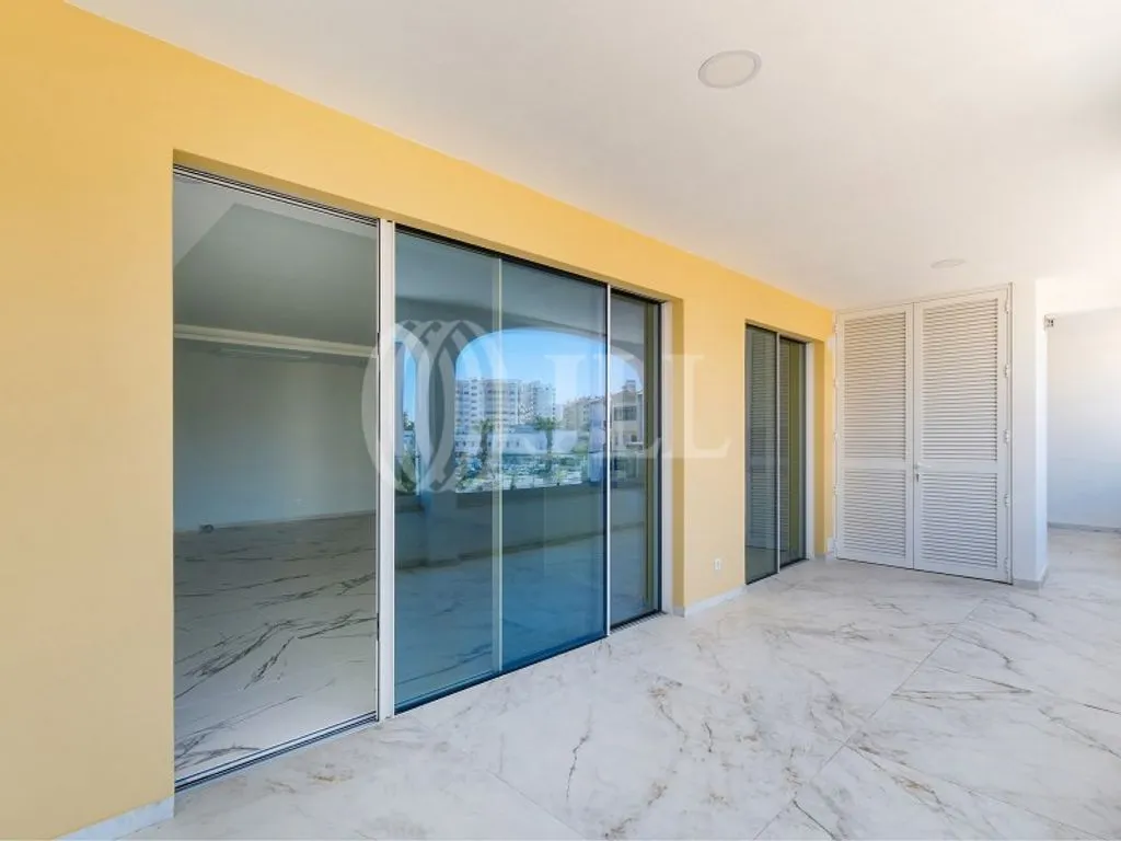 Terrazza - Luxury Apartment with Pool in Lagos