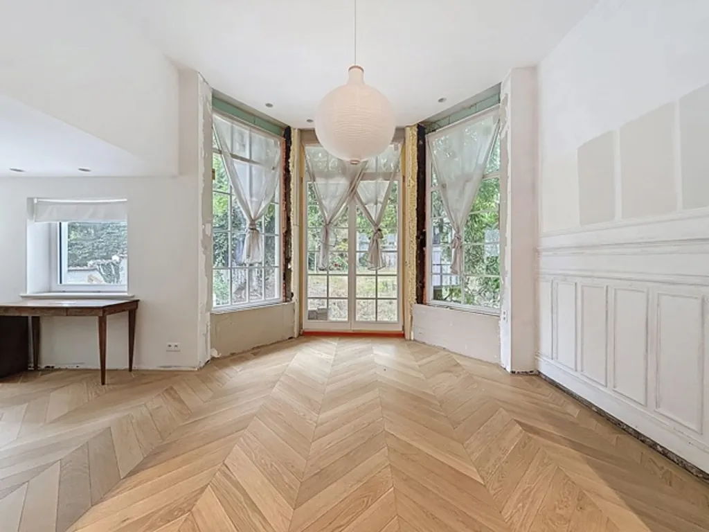 Séjour - Duplex avec Jardin dans le Quartier Louise