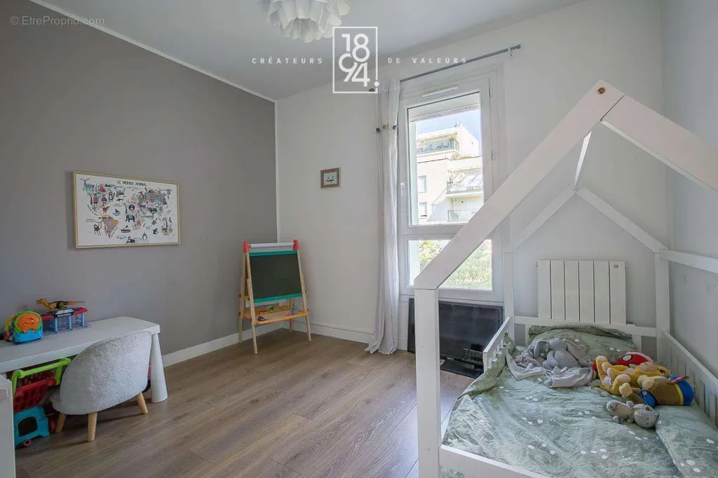 Chambres - Appartement T4 avec Loggias à Marseille 11ème