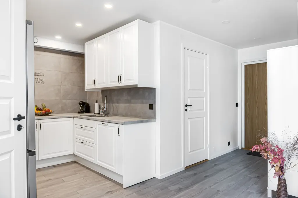 Cucina - Renovated Two-Bedroom with Balcony in Halmstad