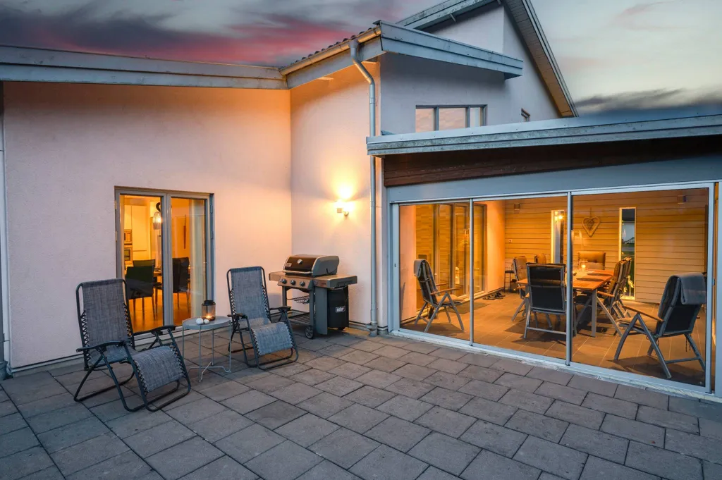 Terrasse - High-Quality Villa with Pool in Adolfsberg
