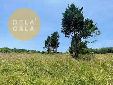 Aed - Chalet with Extensive Land in Getxo