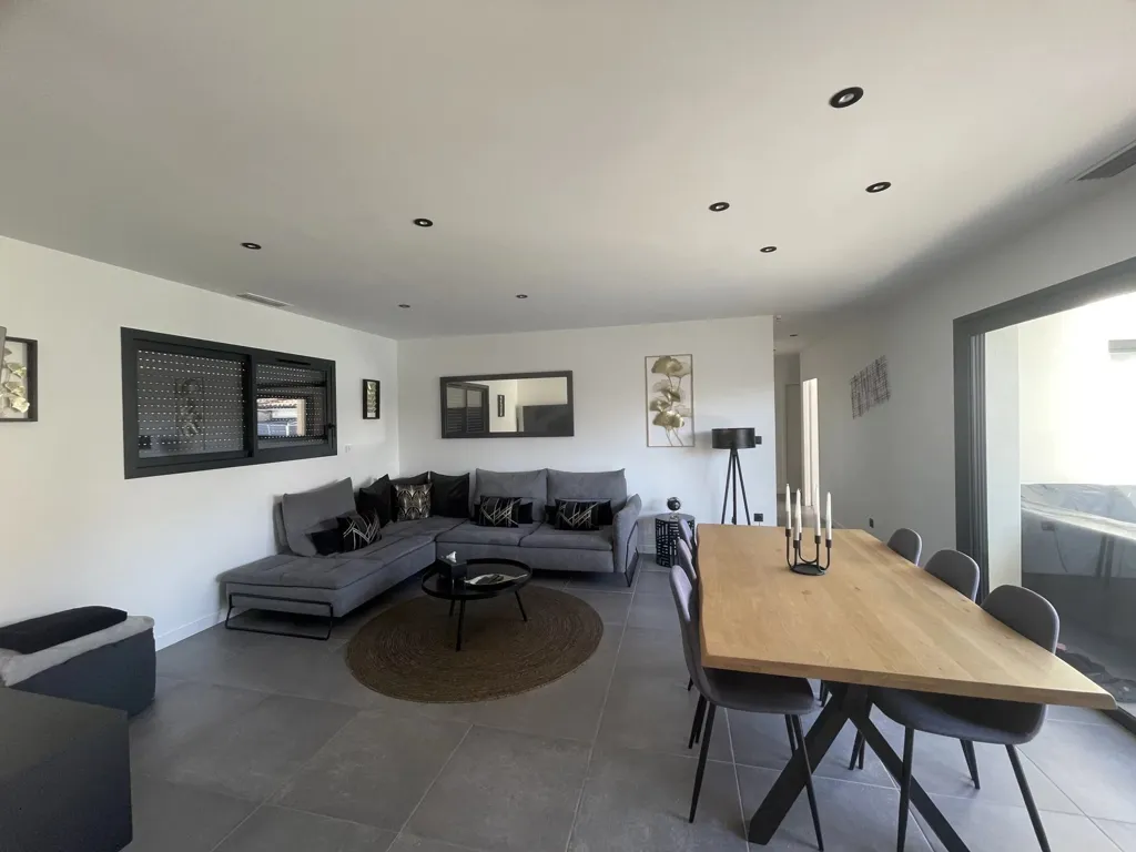 Sala da pranzo - Contemporary Villa with Pool in Villate