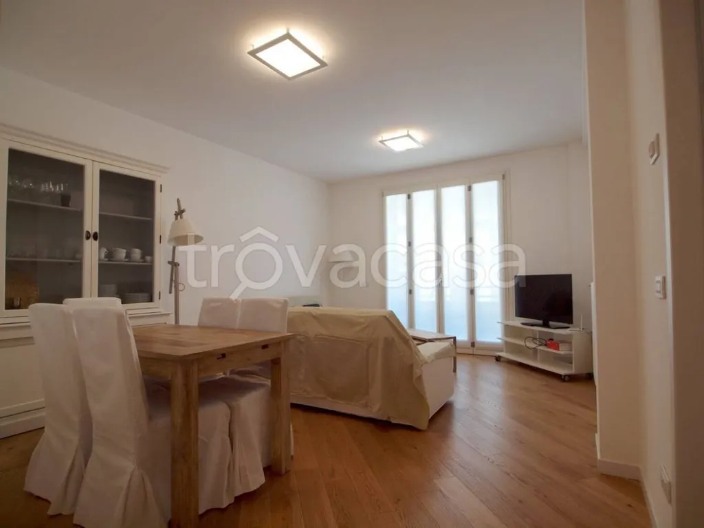 Elutuba - Fully Furnished Flat in Central Varese