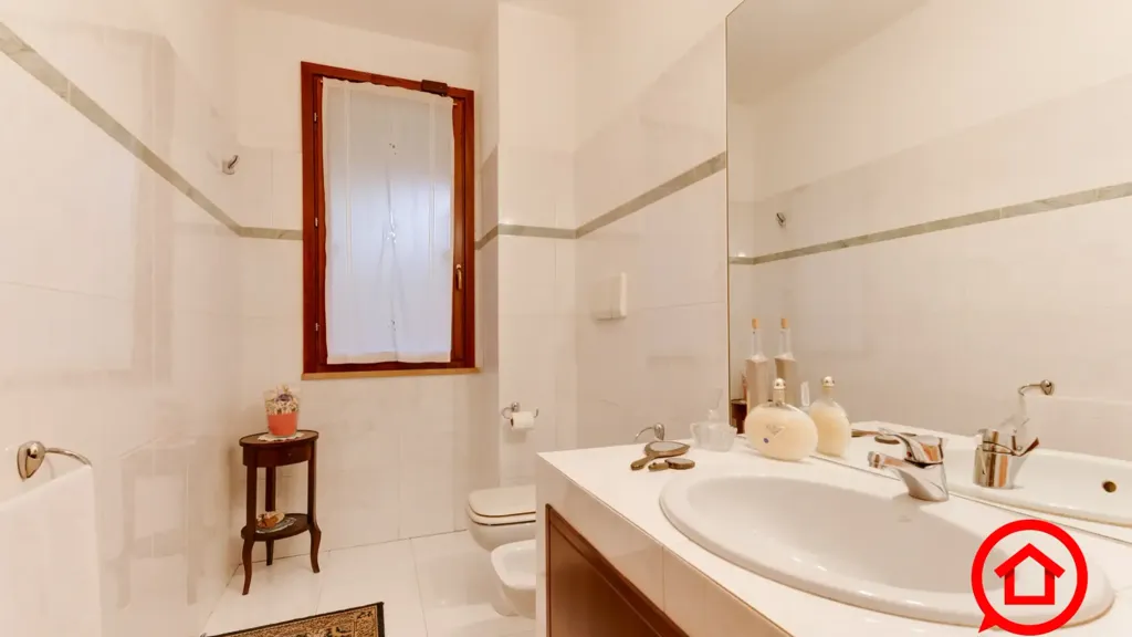 Salles de bain - Terraced Villa with Balcony in Cesena