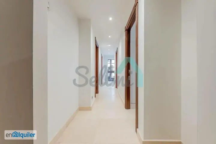 Entrée - Furnished Flat in Oviedo's Old Town