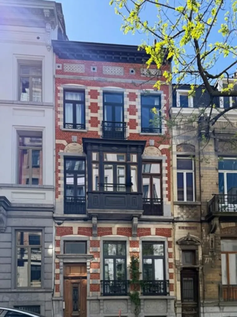 Välivaade - Duplex with Balcony in Saint Gilles