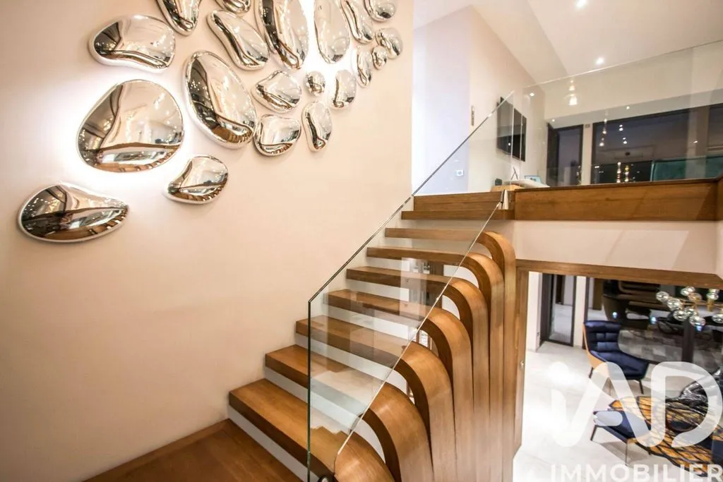 Toad - Contemporary Villa with Balcony in Warluis