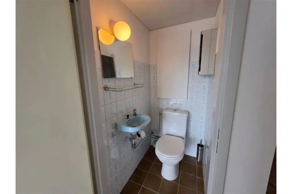 Bathrooms - Apartment with Terrace View in Liège