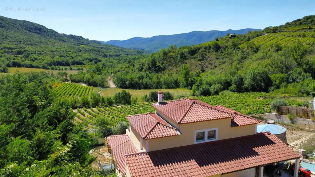 Vue aérienne - Villa Méditerranéenne avec Vue Panoramique à Taussac-La-Billière