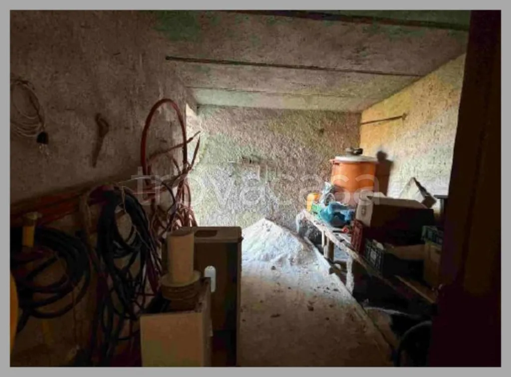Buanderie - Apartment with Balcony at Auction in Conca della Campania