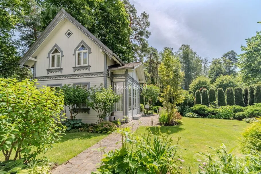 Jardin - Seafront Apartment with Summer House in Dzintari