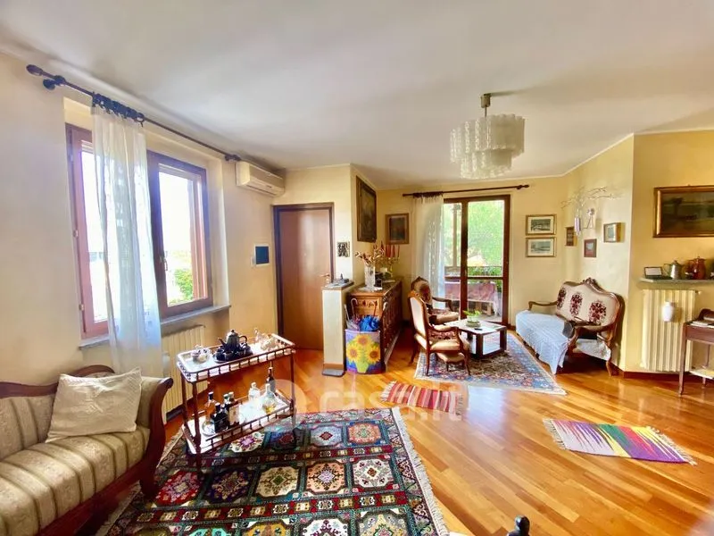 Séjour - Semi-detached Villa with Garden in Cilavegna