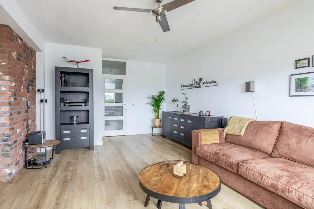 Elutuba - 3-Bedroom Gallery Flat with Balcony in Rotterdam South