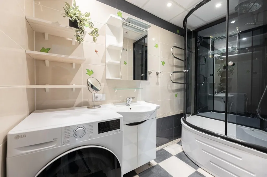 Bathrooms - Renovated Apartment with Internet in Saku