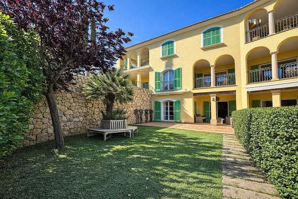 Jardin - Modernised Ground Floor Flat with Pool in Bendinat