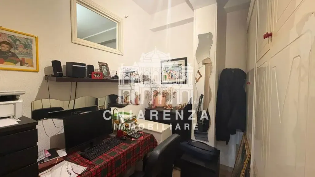 Bureau - Rustic-Style Apartment with Balconies in Catania