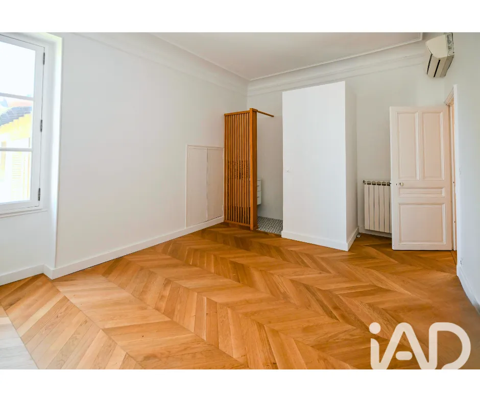 Stanze - Characterful Apartment with Balcony in Avignon