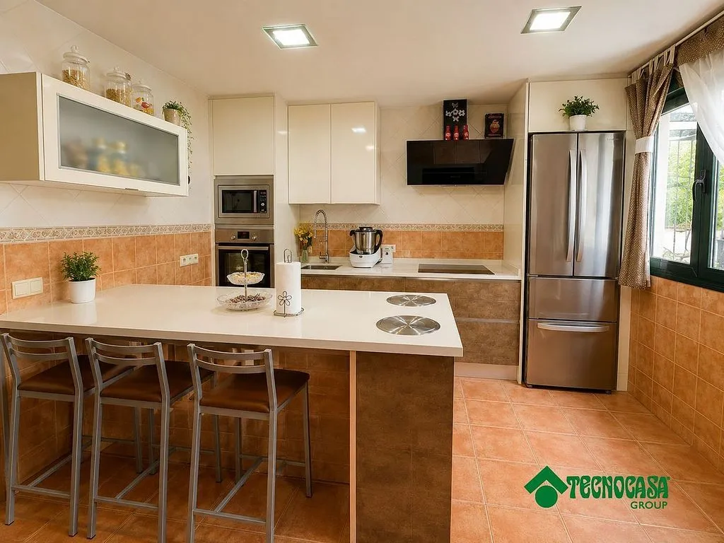 Cuisine - Terraced House with Balcony in Torrijos