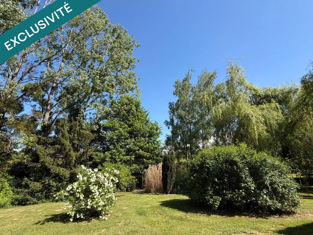 Jardin - Maison avec Garage Double et Jardin à Chapelle-Voland