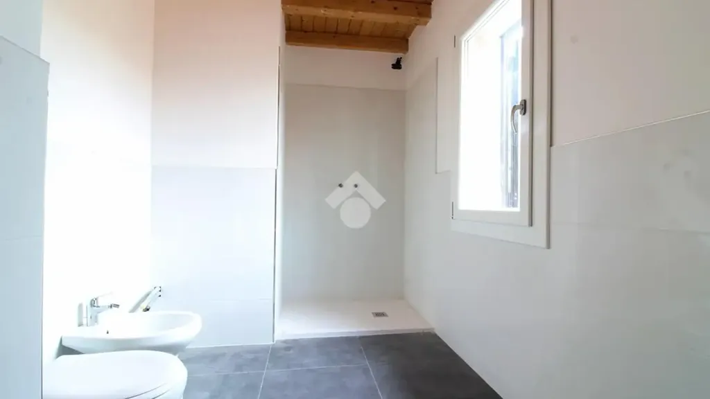 Bathrooms - Restored Terraced Villa in Roncade