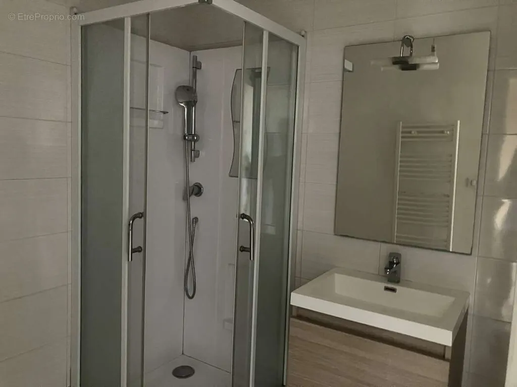 Vannitoad - Secure Flat with Lift in Abbeville