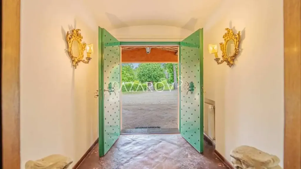 Esik - Historic Villa with Pool in Grottaferrata