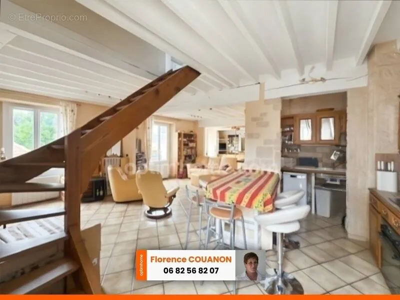 Söögituba - Duplex with City Centre Views in Dourdan