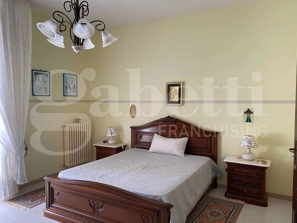 Bedrooms - Versatile Villa with Garden in Trani