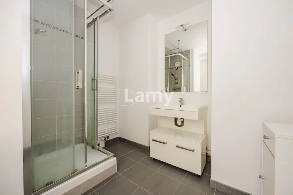 Vannitoad - Modern Flat with Balcony in Rennes