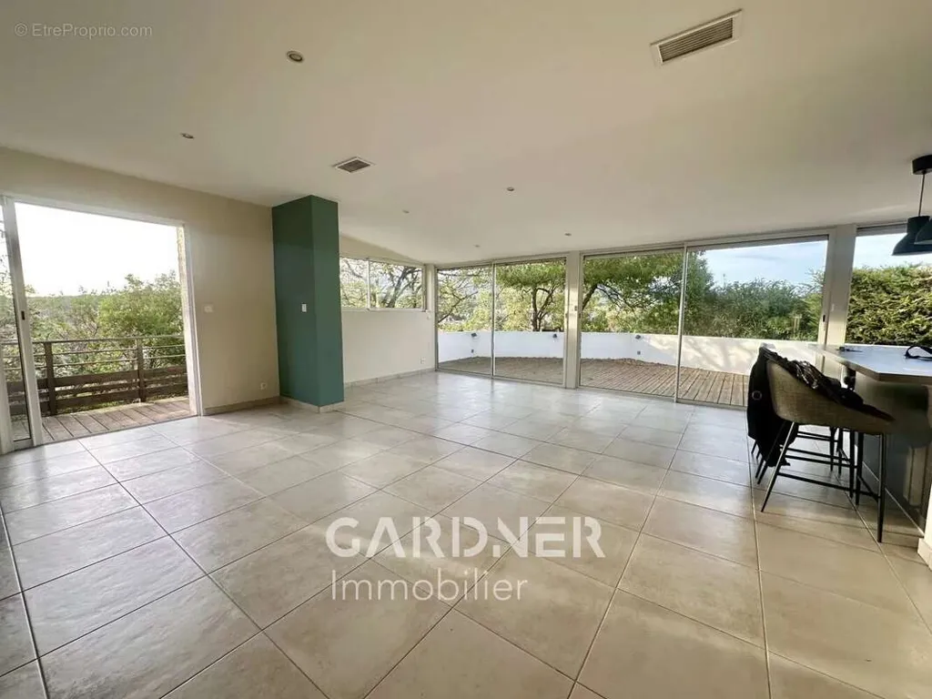 Terrasse - Maison Luxueuse avec Vue sur le Garlaban à Aubagne
