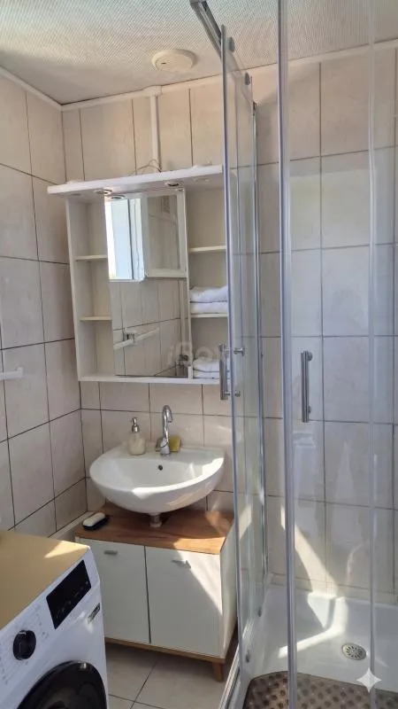 Vannitoad - Flat with Terrace in La Garde