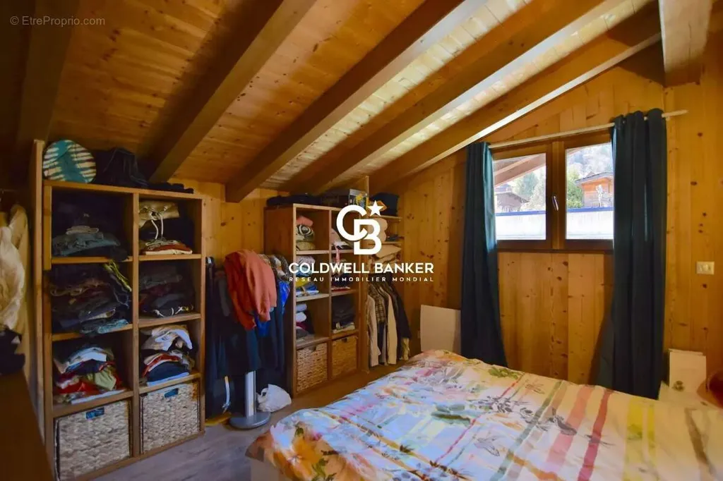 Magamistoad - Mixed-Use Property with South-Facing View in Les Houches