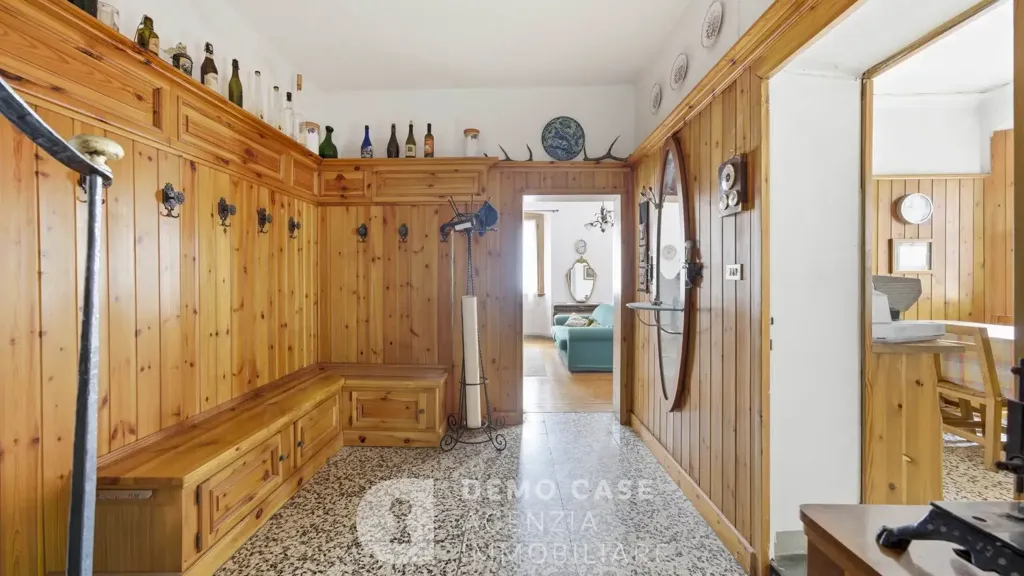 Ingresso - Multi-Level Apartment in Chiavenna's Historic Centre