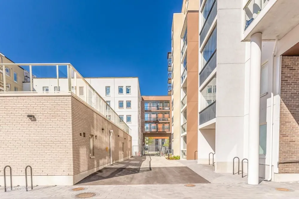 Aed - Modern Studio with Balcony in Vantaa