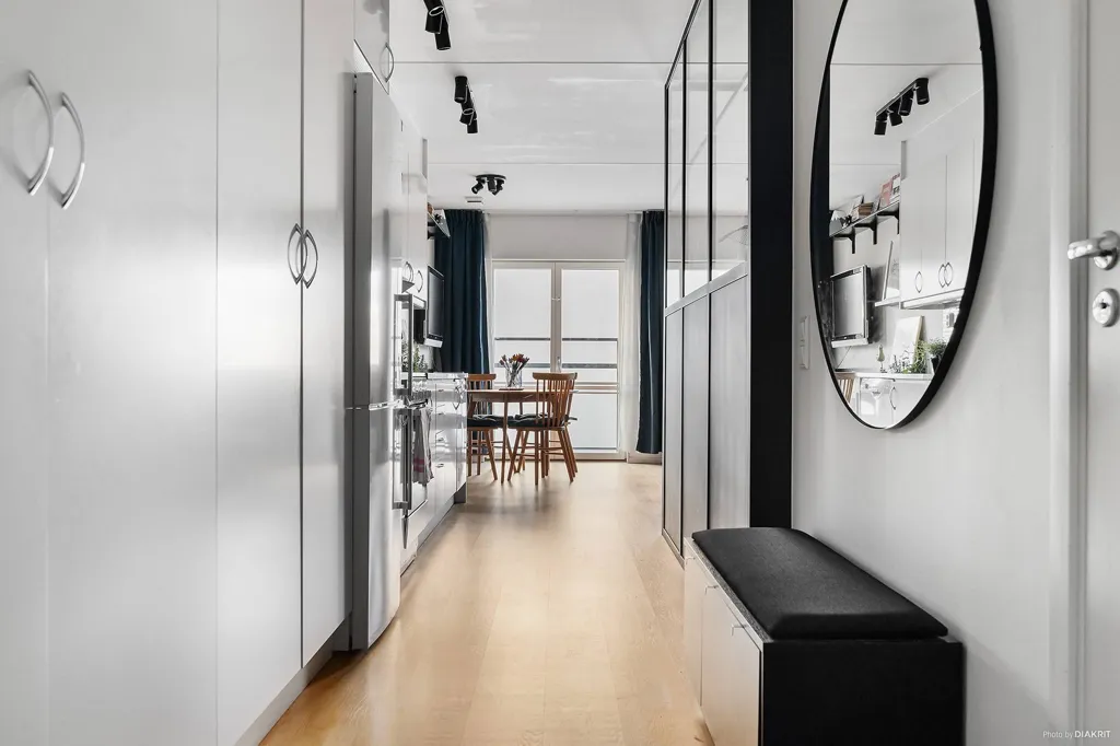 Entrée - Modern Flat with Lift in Central Enköping
