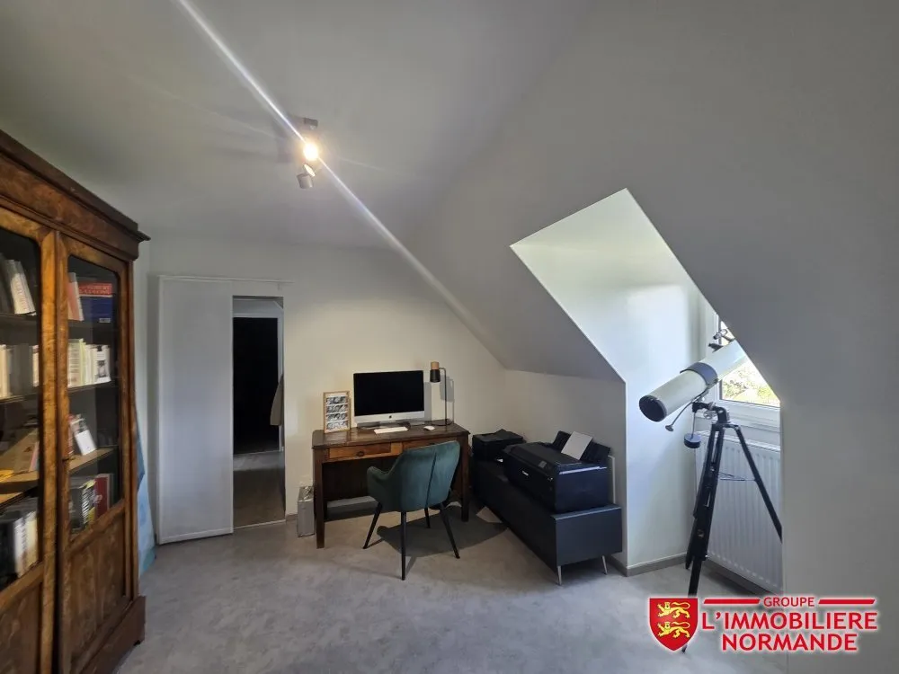 Kabinet - House with Seine View in Quiet Location