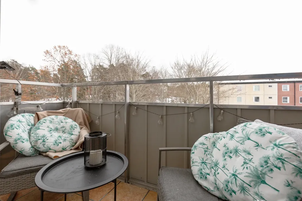 Balcon - Modern Flat with Balcony in Märsta
