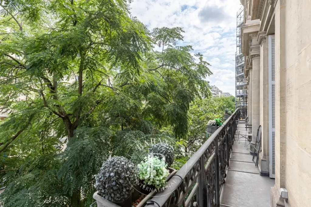 Balcone - Haussmannian Flat with Balcony in Paris 17