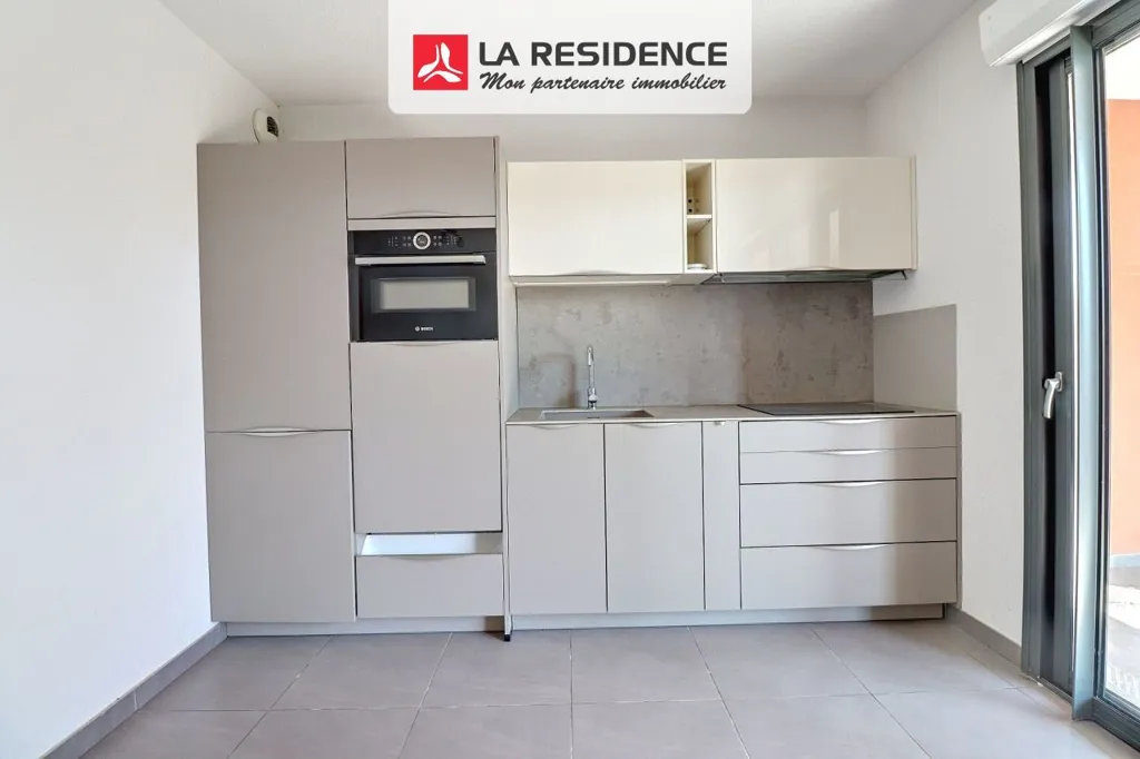 Cucina - Recent Apartment with Terrace in Fréjus Centre
