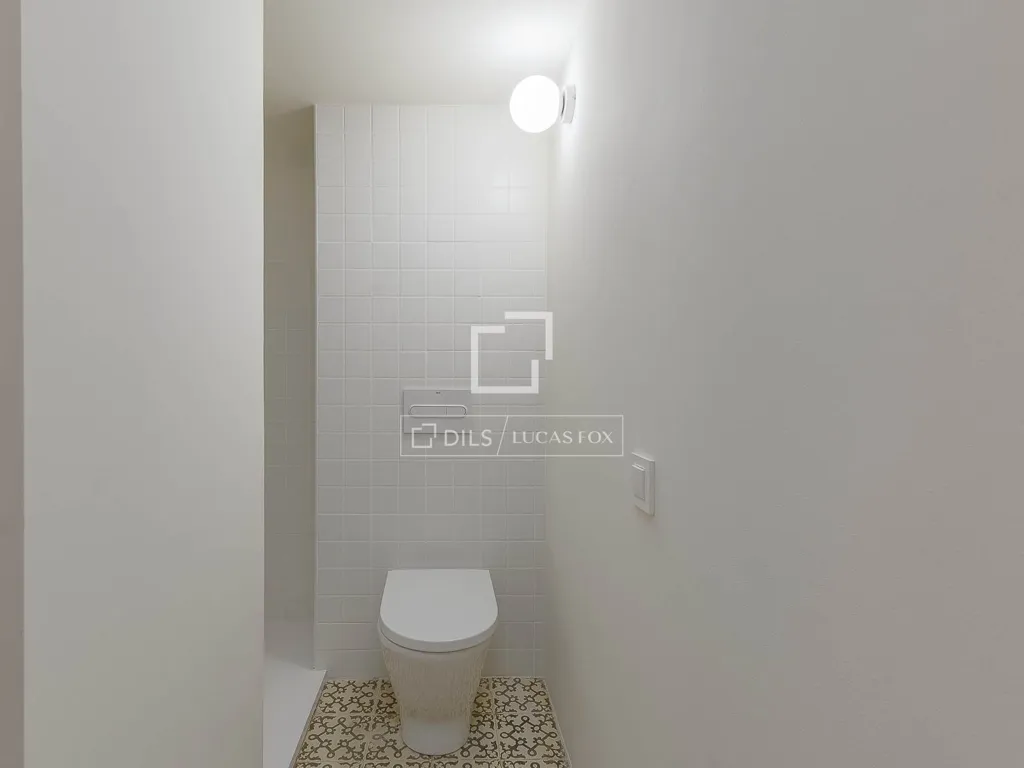 Salles de bain - Renovated Apartment with Mezzanine in Eixample, Barcelona